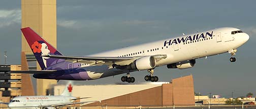 Hawaiian Boeing 767-3G5 N585HA, December 23, 2010